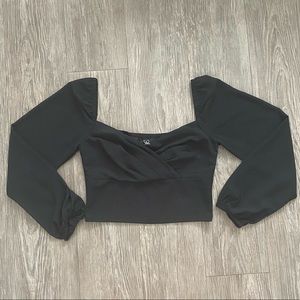 Black long sleeve crop top
